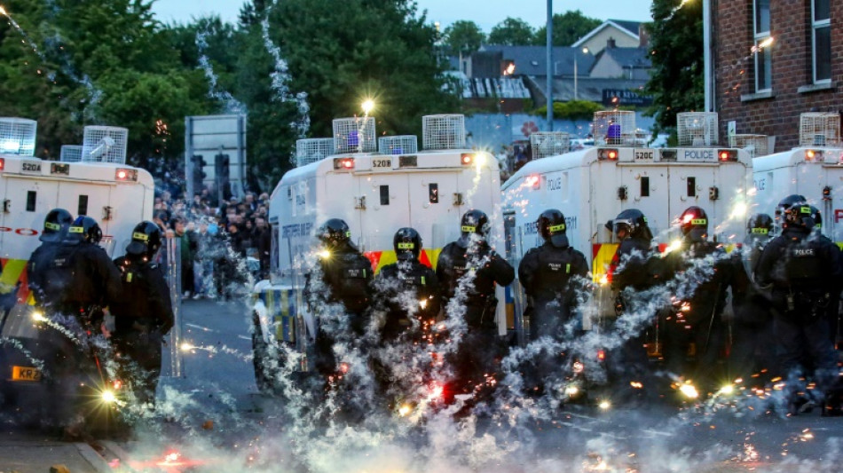 Nouvelles tensions en Irlande du Nord lors d'un rassemblement anti-immigrés