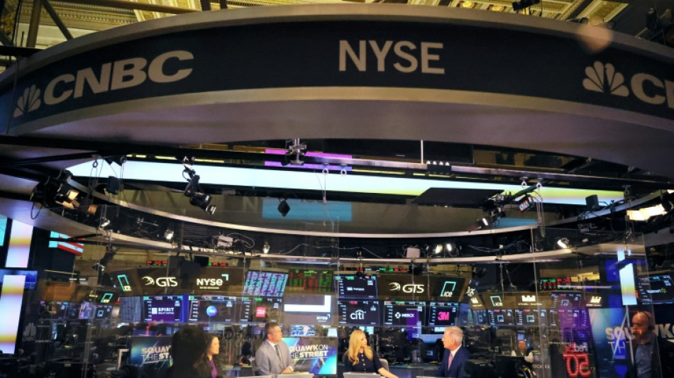 Wall Street h&eacute;site autour de l'&eacute;quilibre pour commencer la semaine