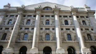 Borsa: Milano maglia nera (-2,18%) in Europa, gi&ugrave; Iveco e Mps