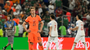 Barcelona confirma ruptura de ligamento do joelho de Frenkie De Jong