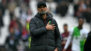 Angleterre: Liverpool dit quasiment adieu au titre, Sheffield rel&eacute;gu&eacute;