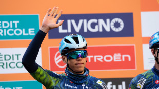 Giro: Magnier vince la tappa d'esordio, &egrave; la prima maglia rosa