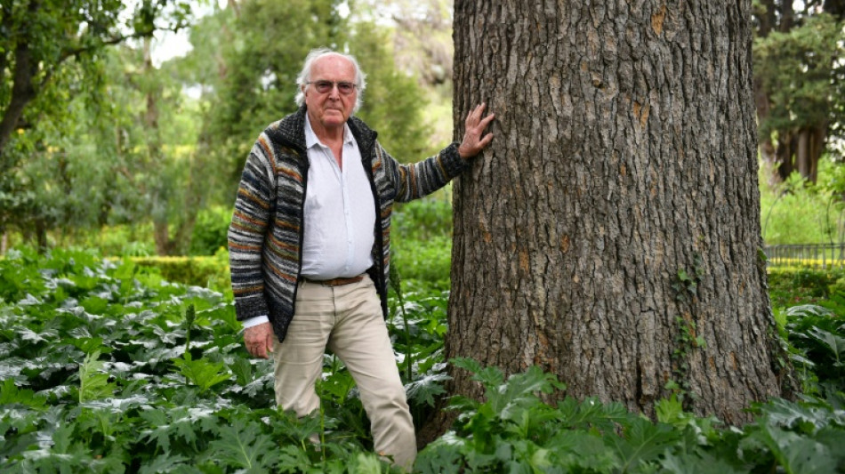 Le botaniste Francis Hall&eacute;, ardent d&eacute;fenseur des for&ecirc;ts tropicales primaires