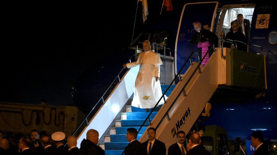 Il Papa visita Moschea Blu, muezzin 'non ha pregato'