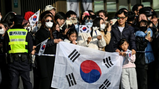 El presidente surcoreano ve "factible" congelar el programa nuclear del Norte y pide ayuda a Xi