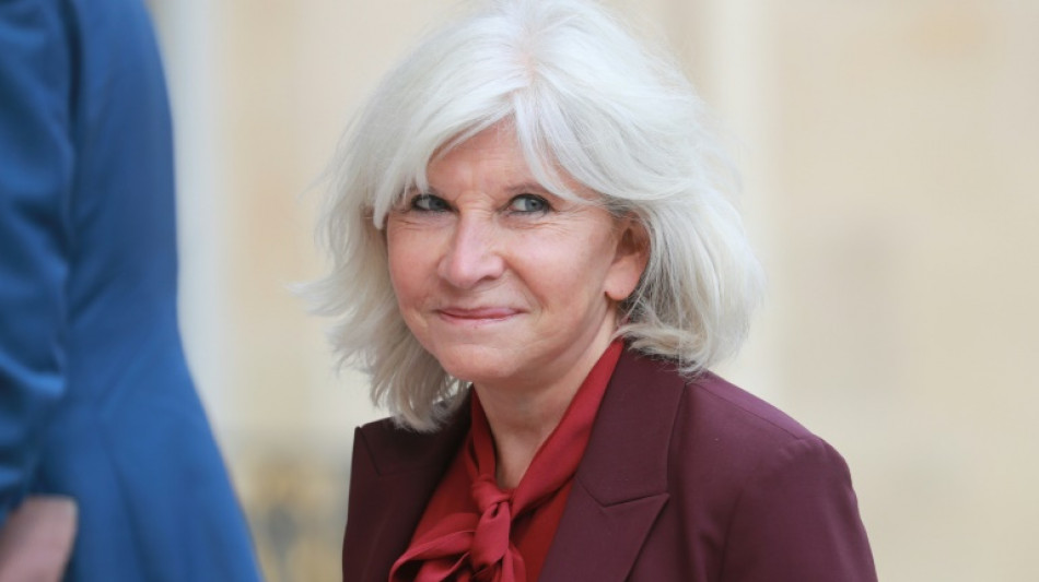 Nouveau renoncement &agrave; gauche pour Matignon, la droite pr&eacute;sente son "pacte l&eacute;gislatif"