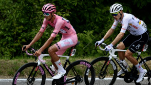 El ecuatoriano Carapaz gana la 11ª etapa del Giro, el mexicano Del Toro sigue de rosa