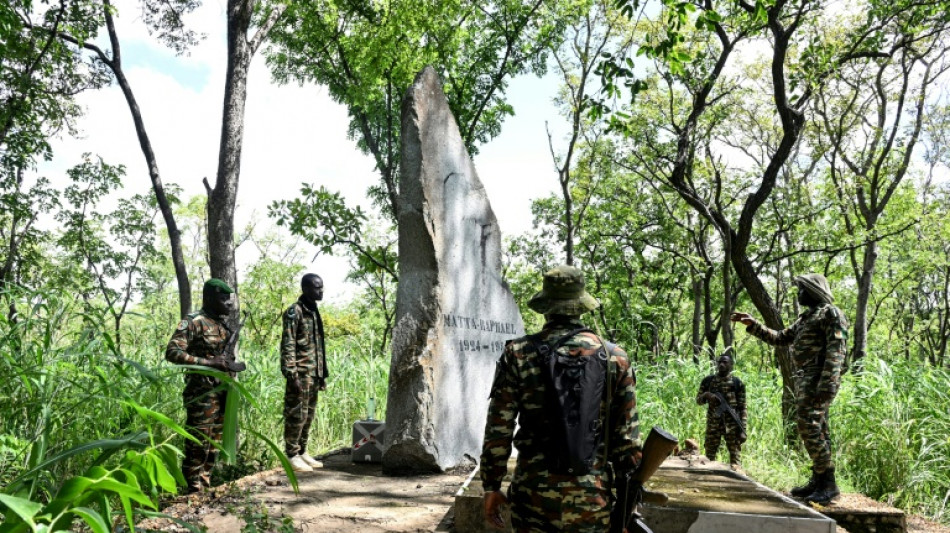 "Racines du ciel" dans les savanes ivoiriennes: les &eacute;co-guerriers de la Como&eacute;