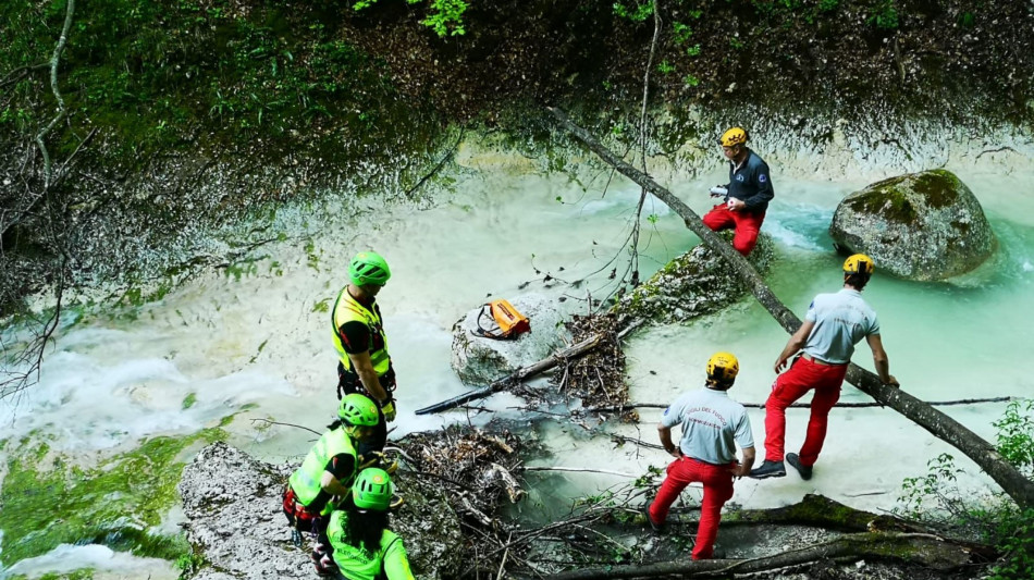 Vigili del fuoco morti: salme recuperate dopo 50 ore