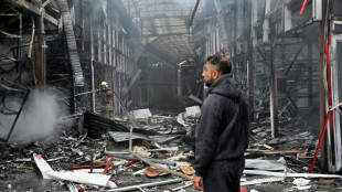 Dois mortos em Kiev e voos cancelados na Rússia em novos ataques cruzados