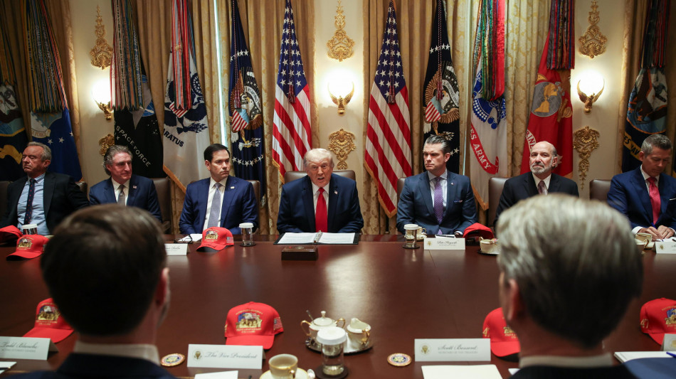 Trump, riunione nella Situation Room per decidere sull'Iran