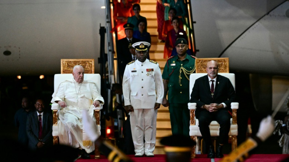 Papa desembarca em Papua-Nova Guin&eacute;, segunda etapa da viagem pela &Aacute;sia-Pac&iacute;fico