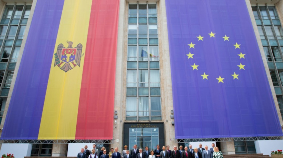 UE: les 27 confirment l'ouverture de n&eacute;gociations d'adh&eacute;sion avec l'Ukraine et la Moldavie
