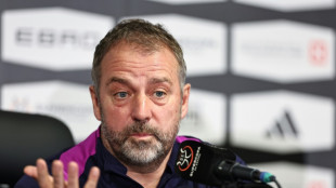 Flick reconhece que Bar&ccedil;a n&atilde;o tem condi&ccedil;&otilde;es de pagar 'centenas de milh&otilde;es por jogadores'