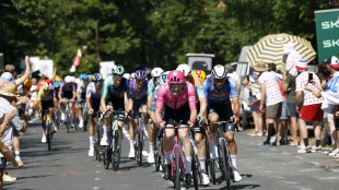 Tour: troppo caldo, la tappa di domani accorciata di 30km