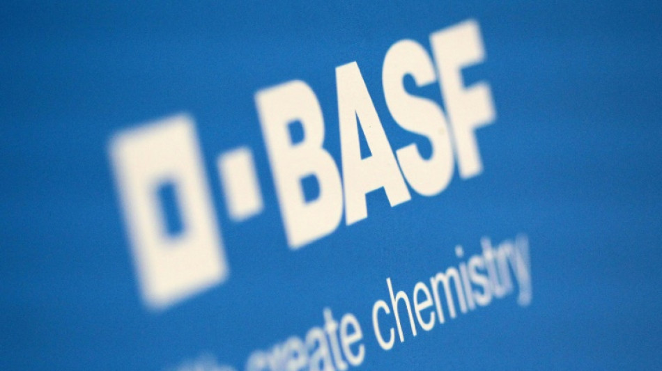 BASF k&uuml;ndigt weitere Einsparungen und Stellenstreichungen in Ludwigshafen an