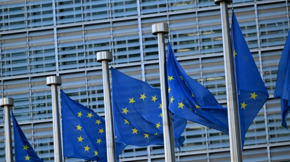 UE promete responder às tarifas dos EUA, mas deixa mão estendida para negociar