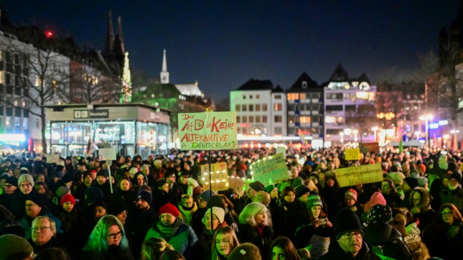 Rund 90 Demos gegen rechts am Wochenende - 50.000 Menschen in Hamburg auf der Stra&szlig;e