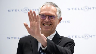 Stellantis en qu&ecirc;te du successeur de Carlos Tavares, qui va partir d&eacute;but 2026