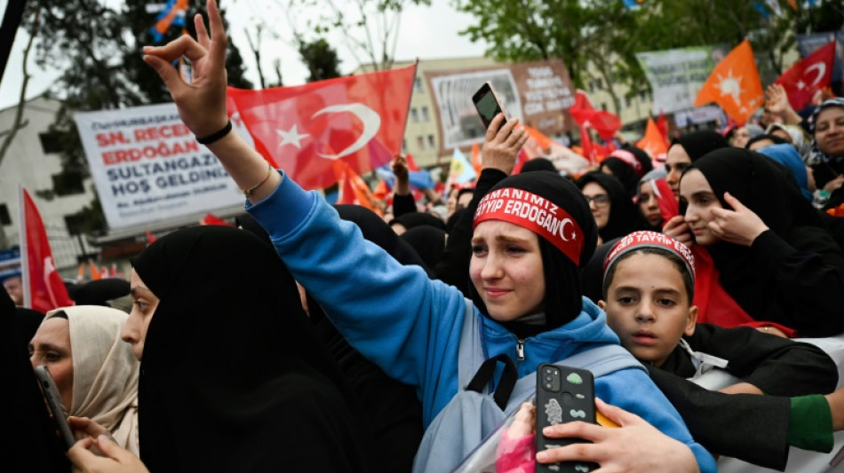 Erdogan ruft zum Wahlkampfabschluss in Istanbul zu Unterst&uuml;tzung auf