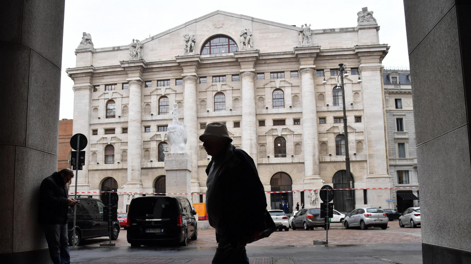Borsa: Milano riagguanta soglia 36.000 e chiude a +0,62%