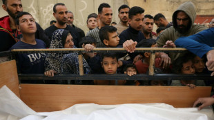 Ataques israelenses contra campos de deslocados em Gaza deixam 40 mortos