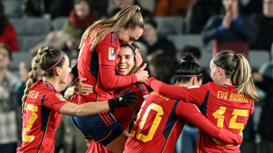 España golea a Zambia con vuelta de Putellas a la titularidad y el pase a octavos