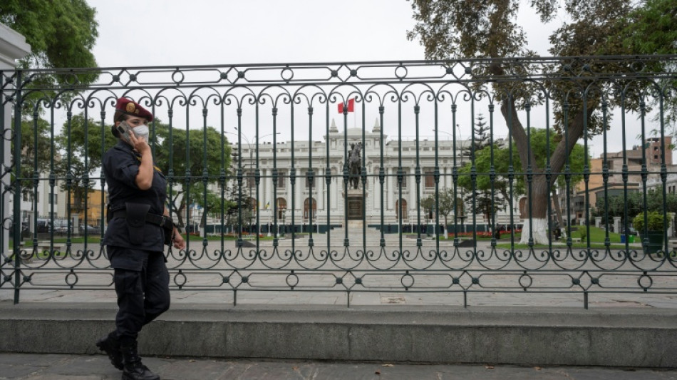 El Congreso de Perú inicia una investigación a la legisladora "cortauñas"