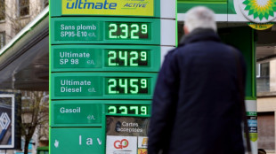 Carburants: Le Pen accuse les "profiteurs de guerre" et demande une enqu&ecirc;te