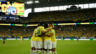 Brasil vence Esc&oacute;cia (3-0) e vai aos 16-avos como 1&ordm; do Grupo C da Copa