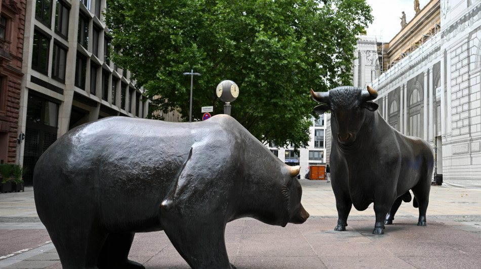 Borsa: l'Europa chiude senza direzione, Parigi -0,06%, Londra -0,94%