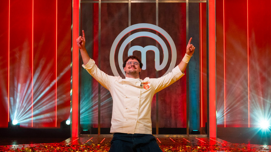 Il 24enne brianzolo Teo &egrave; il nuovo MasterChef, oltre 1,1 milioni per la finale