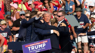 Trump bless&eacute; apr&egrave;s des tirs qui ont fait un mort lors d'un meeting