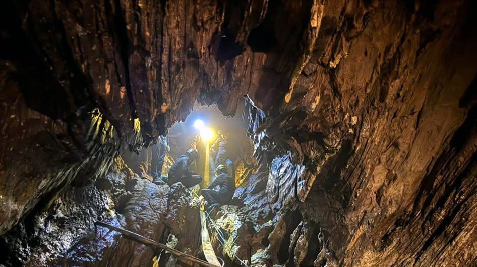 Salvati altri quattro uomini intrappolati in una grotta in Laos