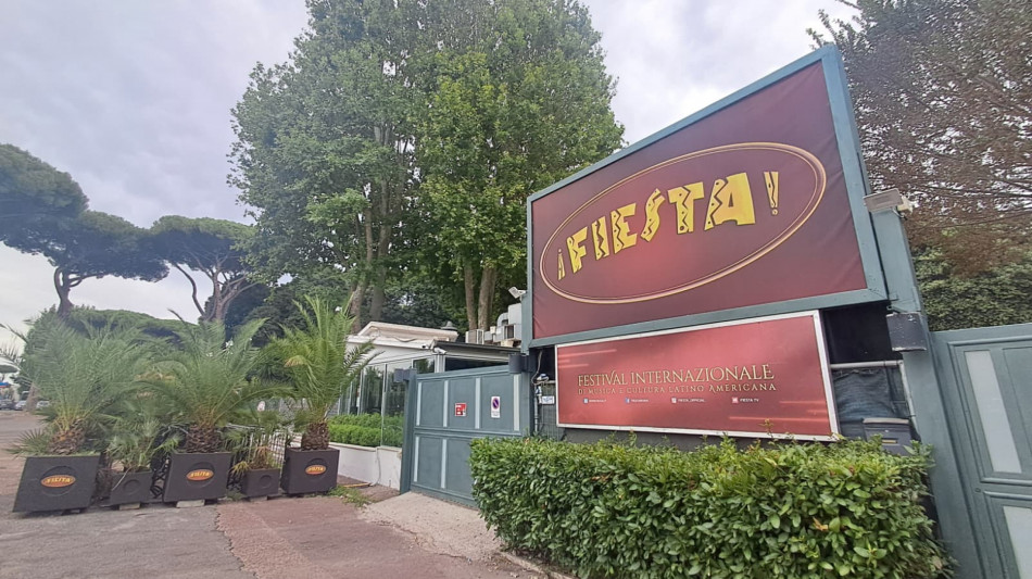 Spari fuori discoteca a Roma, ferito un buttafuori
