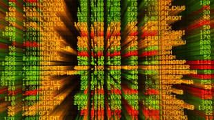 Stocks wobble, oil higher in major trading week