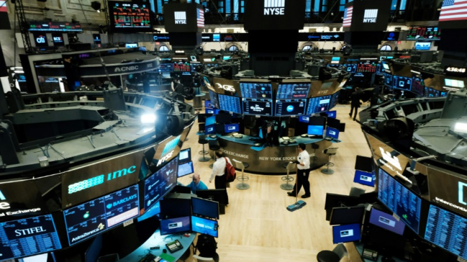 Wall street salue l'accalmie de l'emploi am&eacute;ricain et les r&eacute;sultats d'Apple