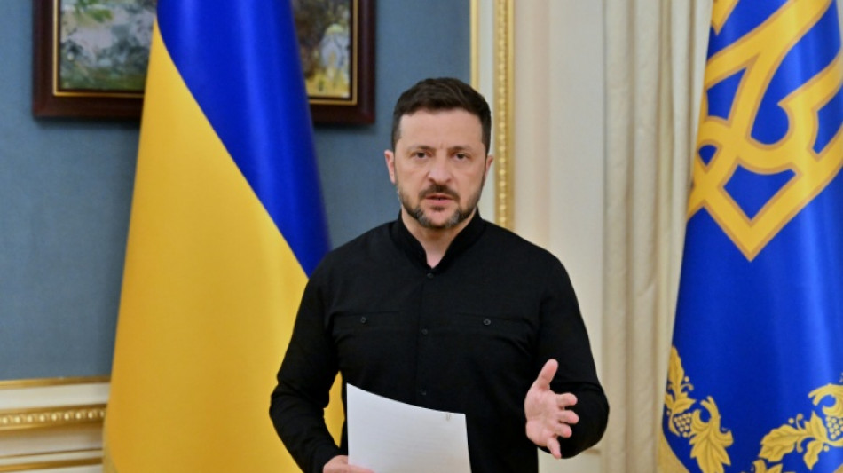 Zelensky acusa Rússia de 'tentar ganhar tempo' para prosseguir com a invasão