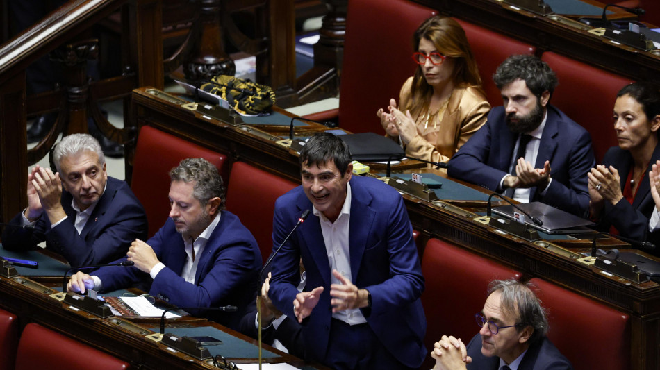 Avs riunisce a Roma 500 amministratori locali, meno armi e pi&ugrave; welfare