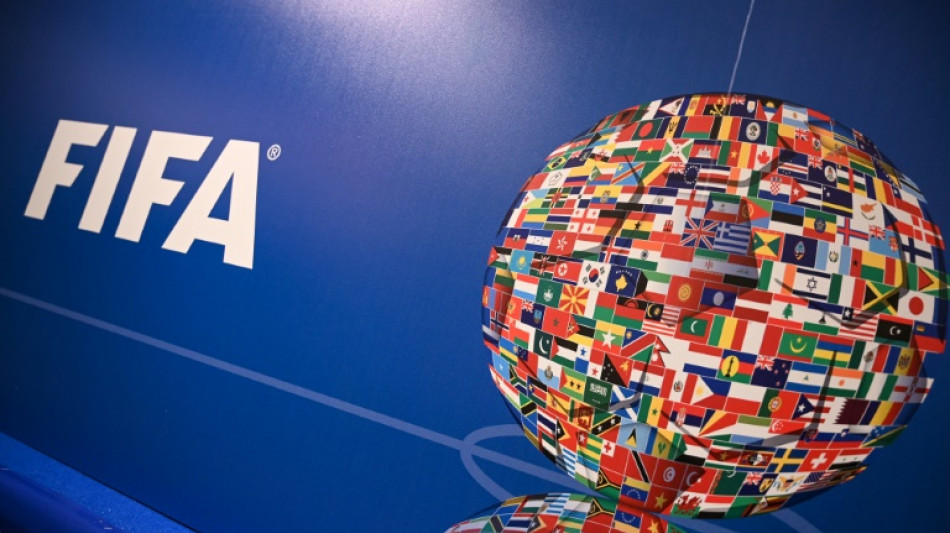 Corte europeia considera que regras da Fifa sobre transfer&ecirc;ncias violam direito da UE