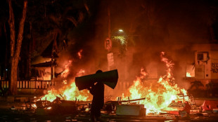 Protestos violentos prosseguem na Indonésia; presidente denuncia 'terrorrismo'