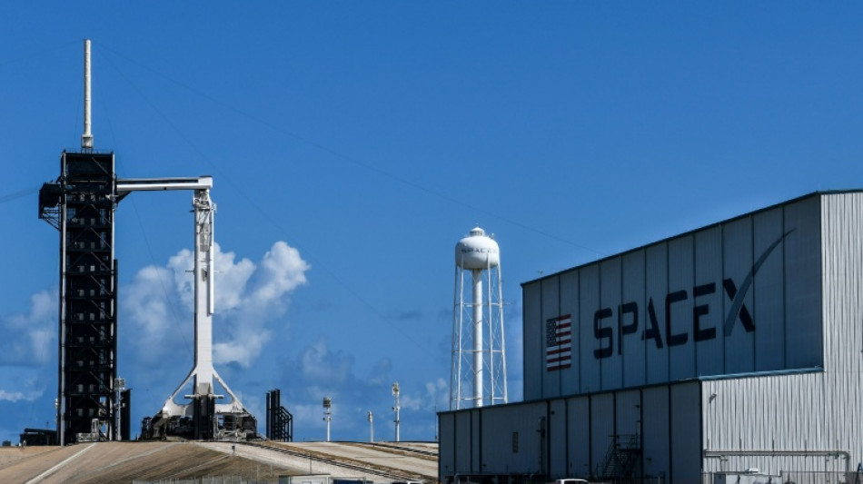 Premiers b&eacute;n&eacute;fices pour SpaceX gr&acirc;ce au "cloud", Musk favorable &agrave; une fusion avec Tesla