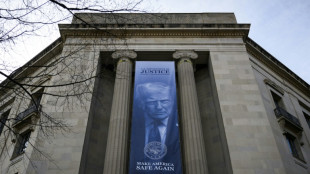 Governo Trump concorda em congelar fundo para compensar aliados