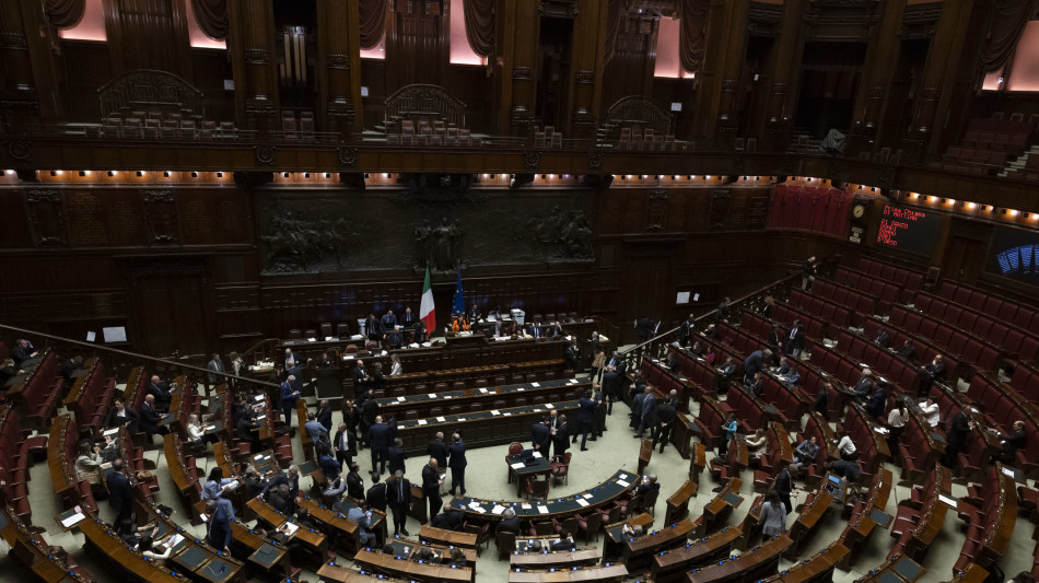Verso tagliola sul decreto sicurezza, opposizioni insorgono