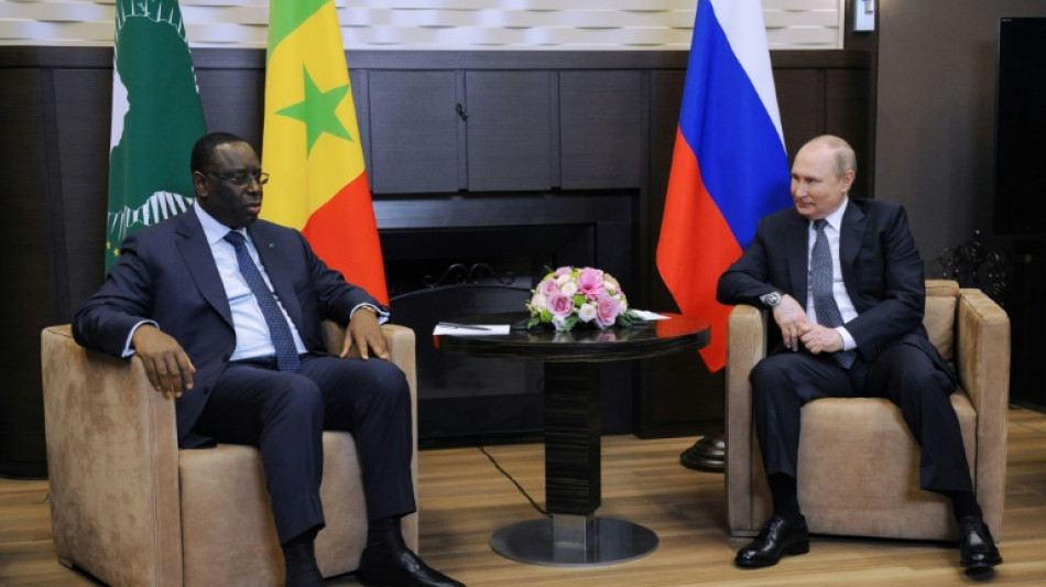 C&eacute;r&eacute;ales : Poutine balaye le probl&egrave;me et &eacute;voque des voies de sortie d'Ukraine