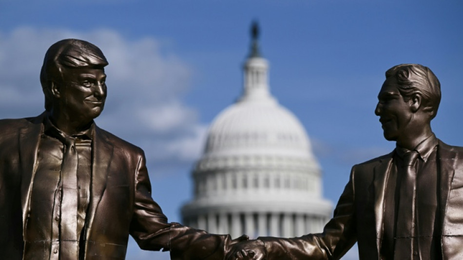 Affaire Epstein: Trump contre-attaque et vise Bill Clinton