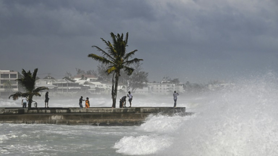 L'ouragan B&eacute;ryl, "potentiellement catastrophique", menace les Cara&iuml;bes