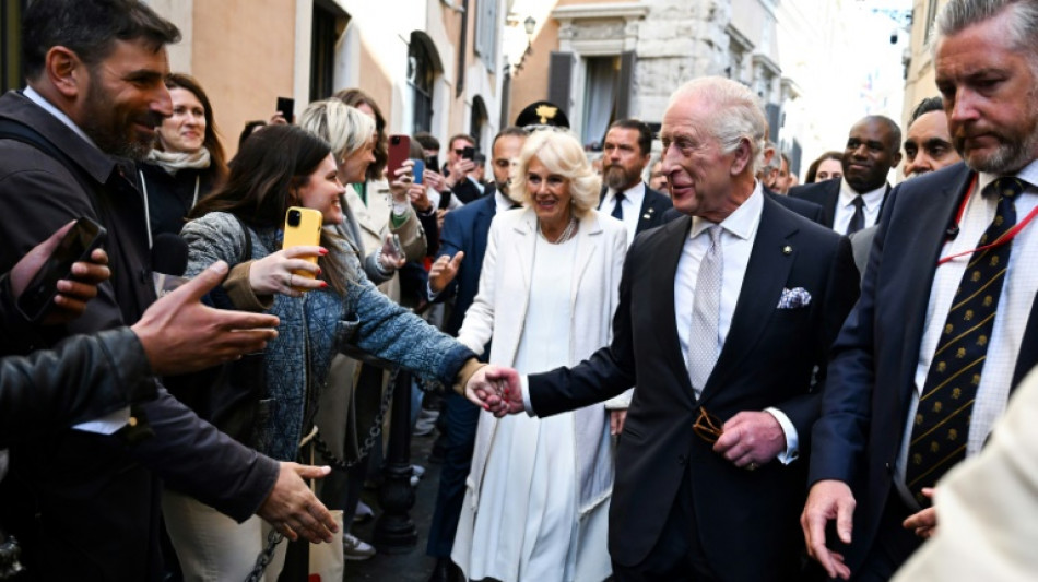 Charles und Camilla haben Papst Franziskus in Italien getroffen