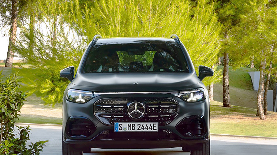 Staffetta, crescono prezzi carburanti, benzina self a 1,693 euro al litro