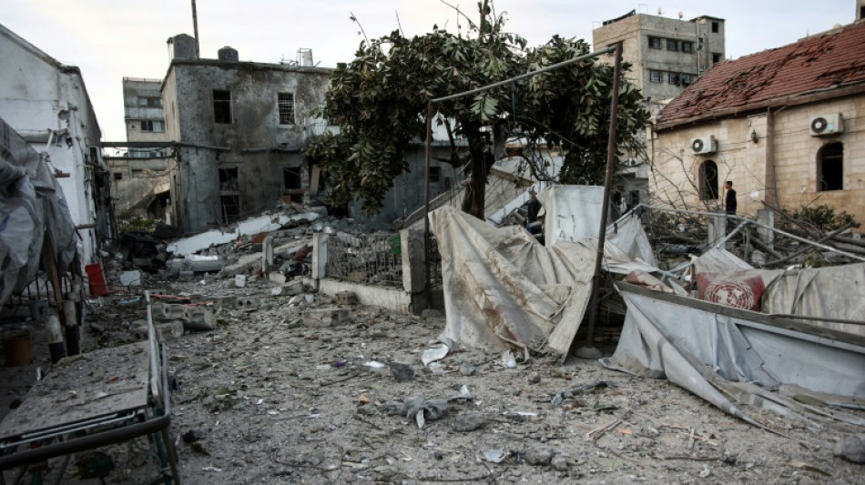 Bombardeio israelense paralisa um dos poucos hospitais de Gaza